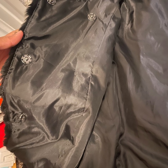 Faux fur cropped coat | American Eagle Outfitters Jackets & Coats | - Picture 5 of 7